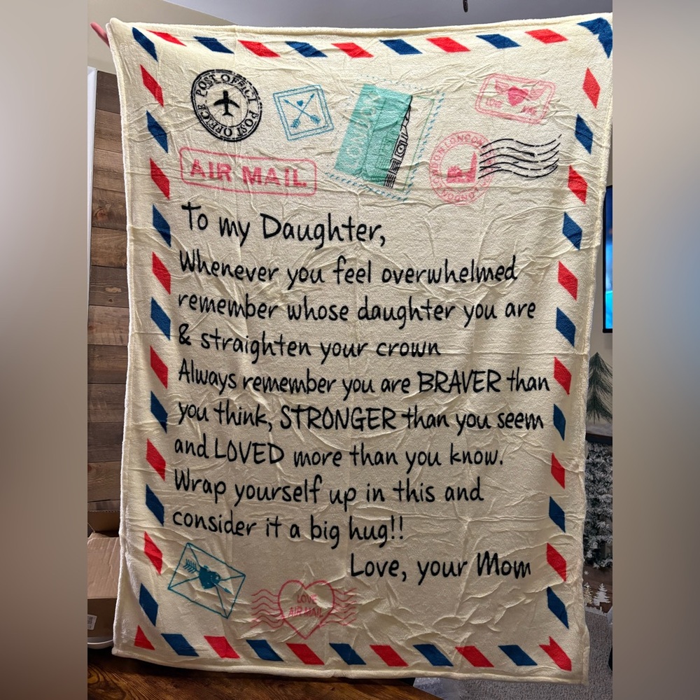 “To Daughter from Mom” Lightweight Plush Throw Blanket. NEW
